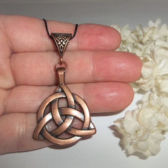 Celtic Knot Triquetra Necklace Pendant Charm Red Copper Adjustable Length C569 - Picture 6 of 9